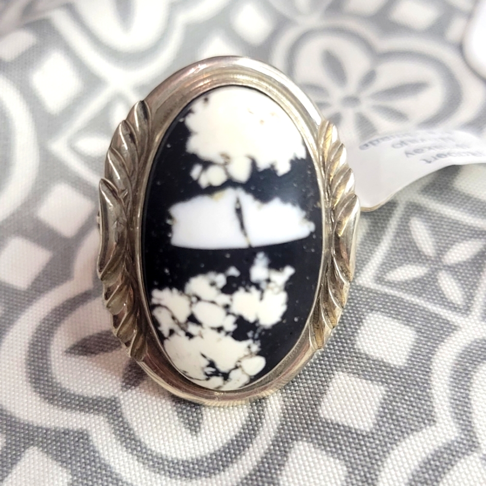 Robert Shakey White Buffalo Ring 8.5